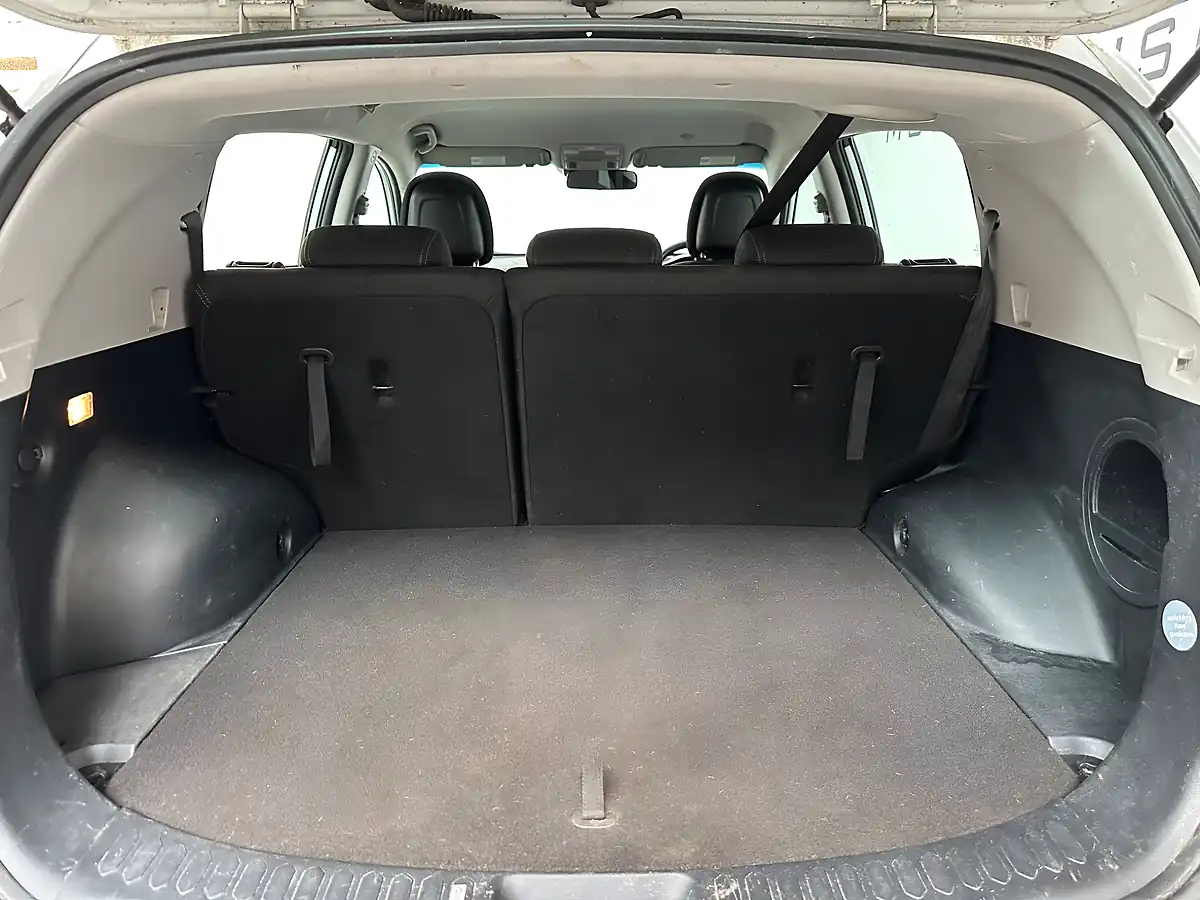 Used 2013 Kia Sportage Ecodynamics 1 2WD Arctic White - Interior and Exterior details 18