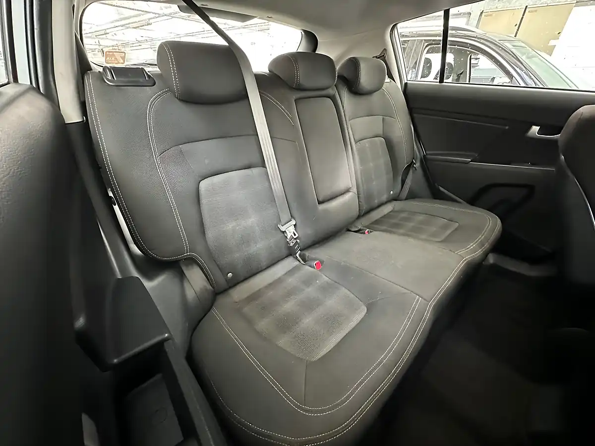 Used 2013 Kia Sportage Ecodynamics 1 2WD Arctic White - Interior and Exterior details 9