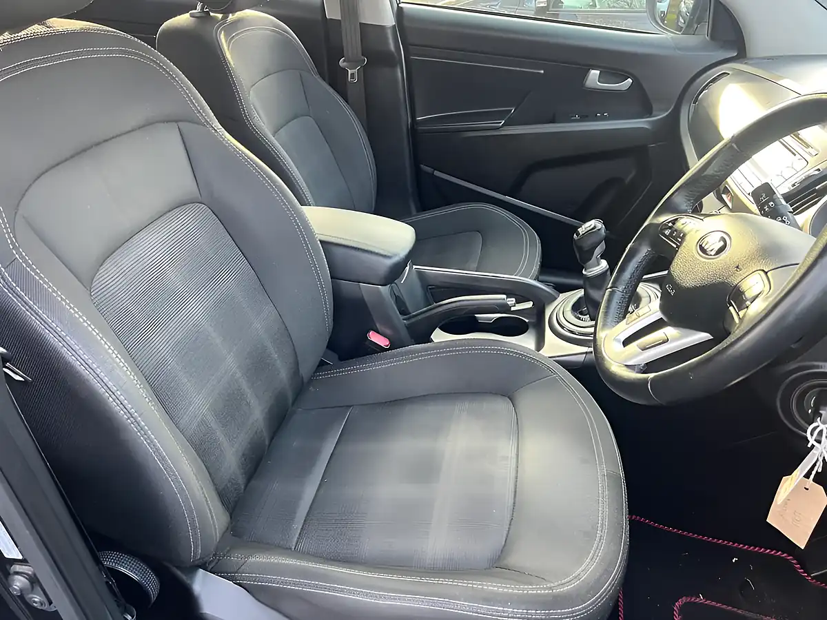 Used 2013 Kia Sportage Ecodynamics 1 Black - Interior and Exterior details 16