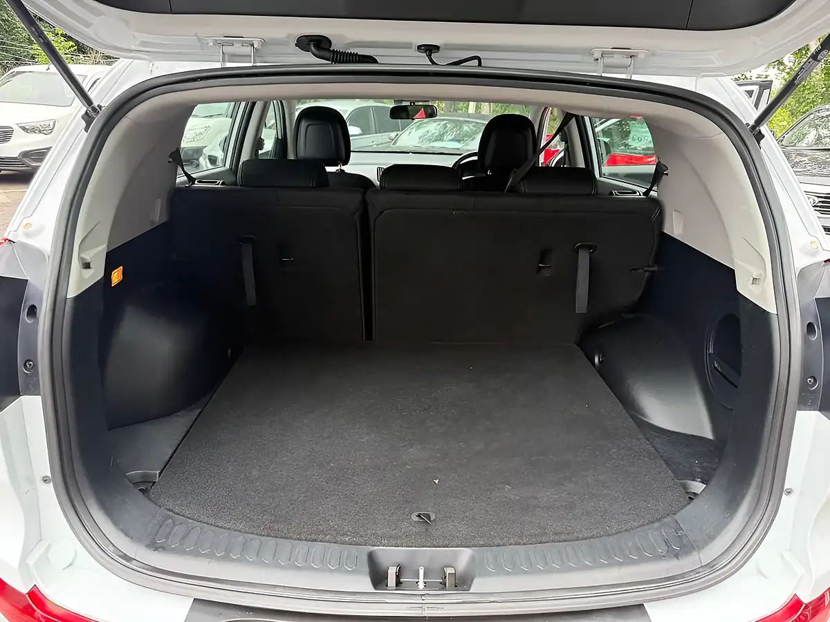Used 2013 Kia Sportage Ecodynamics 1 White - Interior and Exterior details 13