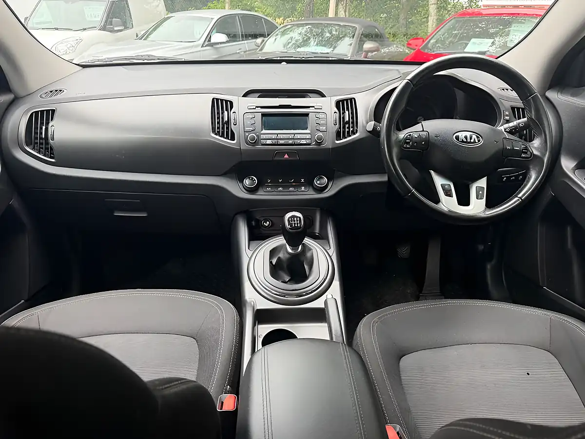 Used 2013 Kia Sportage Ecodynamics 1 White - Interior and Exterior details 16