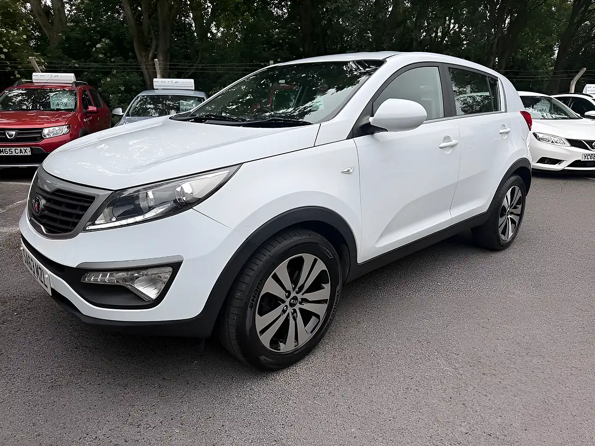Used 2013 Kia Sportage Ecodynamics 1 White - Interior and Exterior details 2