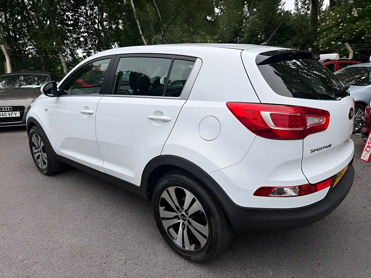Used 2013 Kia Sportage Ecodynamics 1 White - Interior and Exterior details 4
