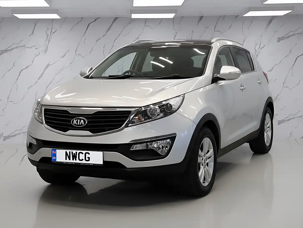 Used 2013 Kia Sportage Ecodynamics 2 Silver - Interior and Exterior details 2