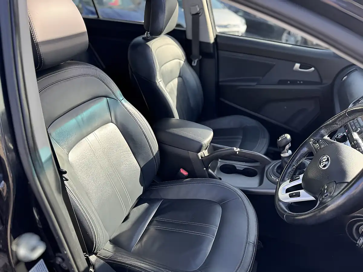 Used 2013 Kia Sportage Ecodynamics 3 Black - Interior and Exterior details 15