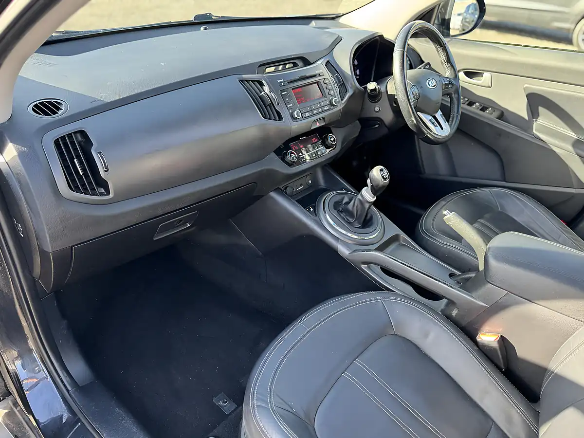 Used 2013 Kia Sportage Ecodynamics 3 Black - Interior and Exterior details 17