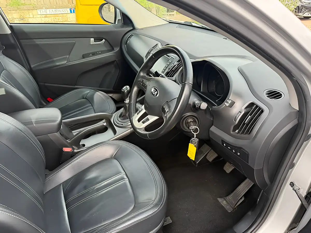Used 2013 Kia Sportage Ecodynamics 3 Silver - Interior and Exterior details 8