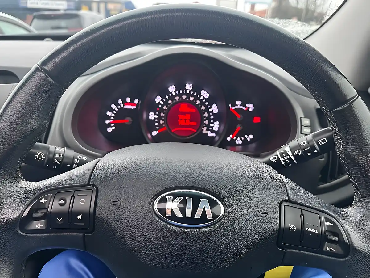 Used 2013 Kia Sportage Ecodynamics 3 White - Interior and Exterior details 10