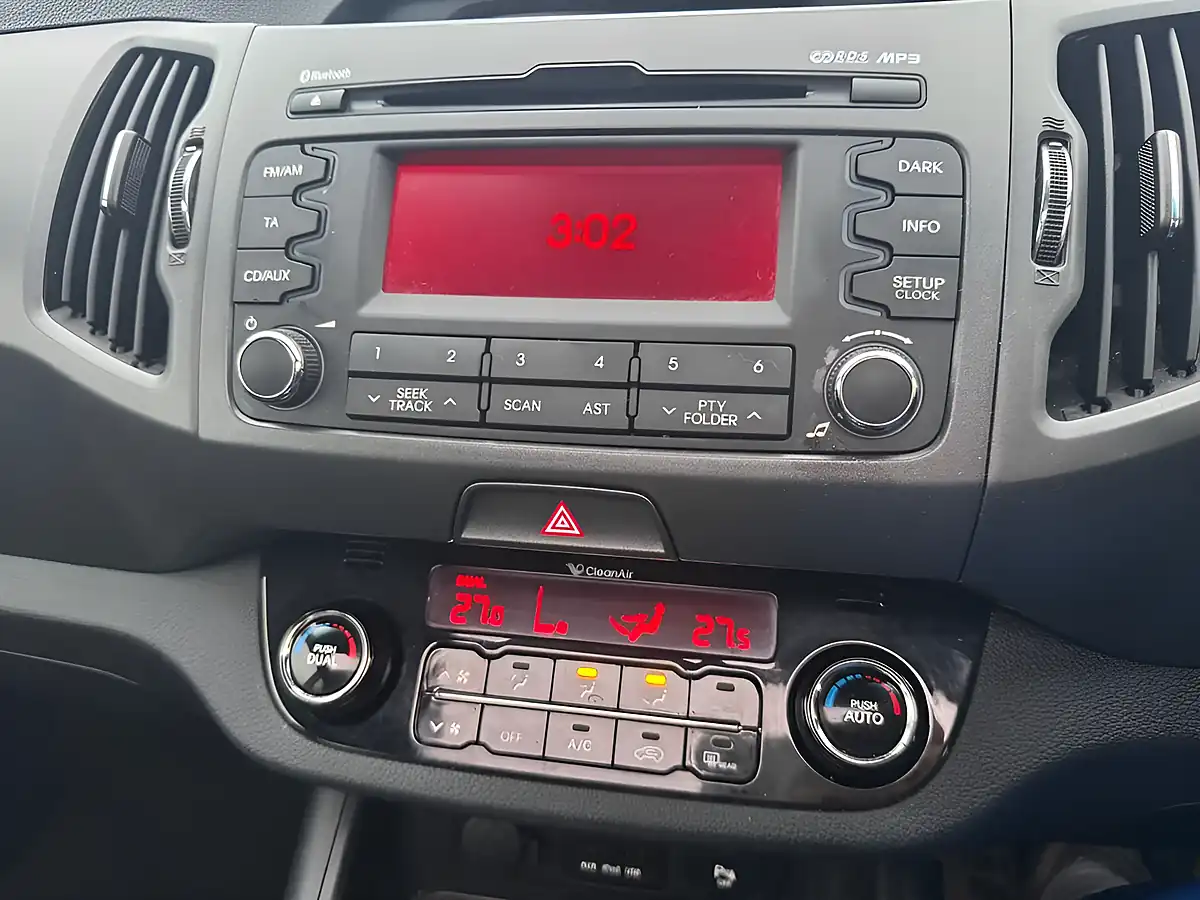 Used 2013 Kia Sportage Ecodynamics 3 White - Interior and Exterior details 11