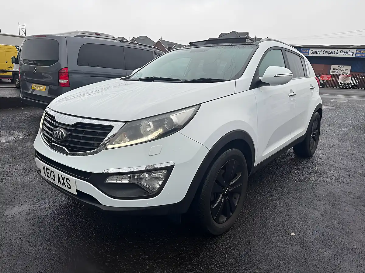 Used 2013 Kia Sportage Ecodynamics 3 White - Interior and Exterior details 20