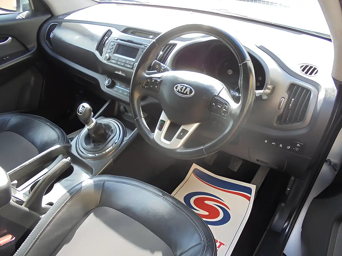 Used 2013 Kia Sportage KX-2 Silver - Interior and Exterior details 8