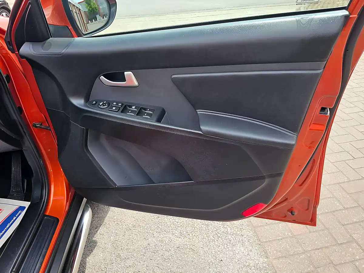 Used 2013 Kia Sportage KX-3 Orange - Interior and Exterior details 11