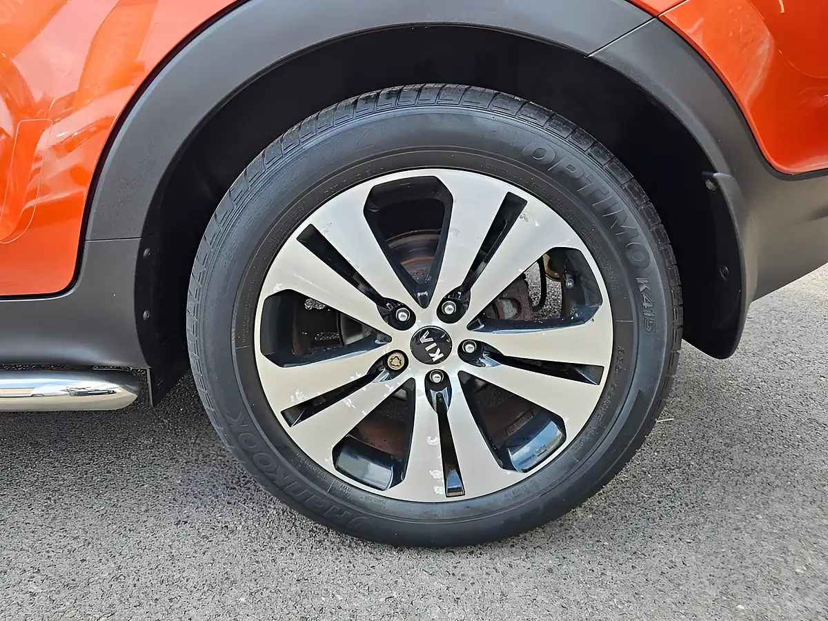 Used 2013 Kia Sportage KX-3 Orange - Interior and Exterior details 12