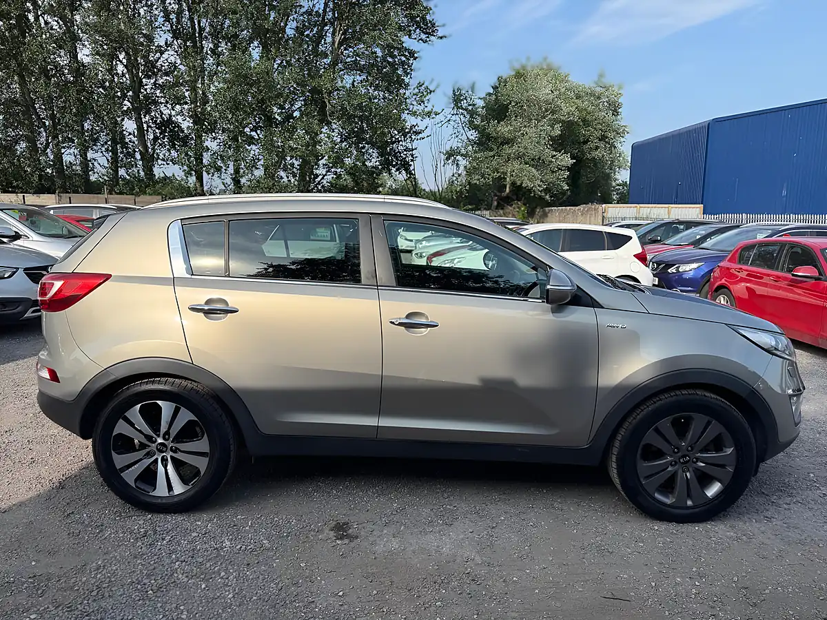 Used 2013 Kia Sportage KX-3 Silver - Interior and Exterior details 9