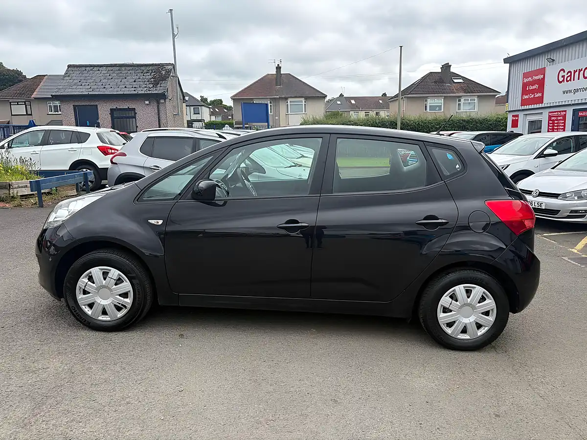 Used 2013 Kia Venga 1 Air Black - Interior and Exterior details 3