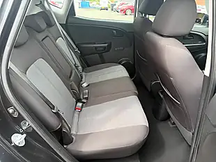Used 2013 Kia Venga 1 Air Black - Interior and Exterior details 8