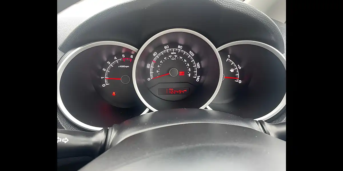 Used 2013 Kia Venga 1 Air Red - Interior and Exterior details 20