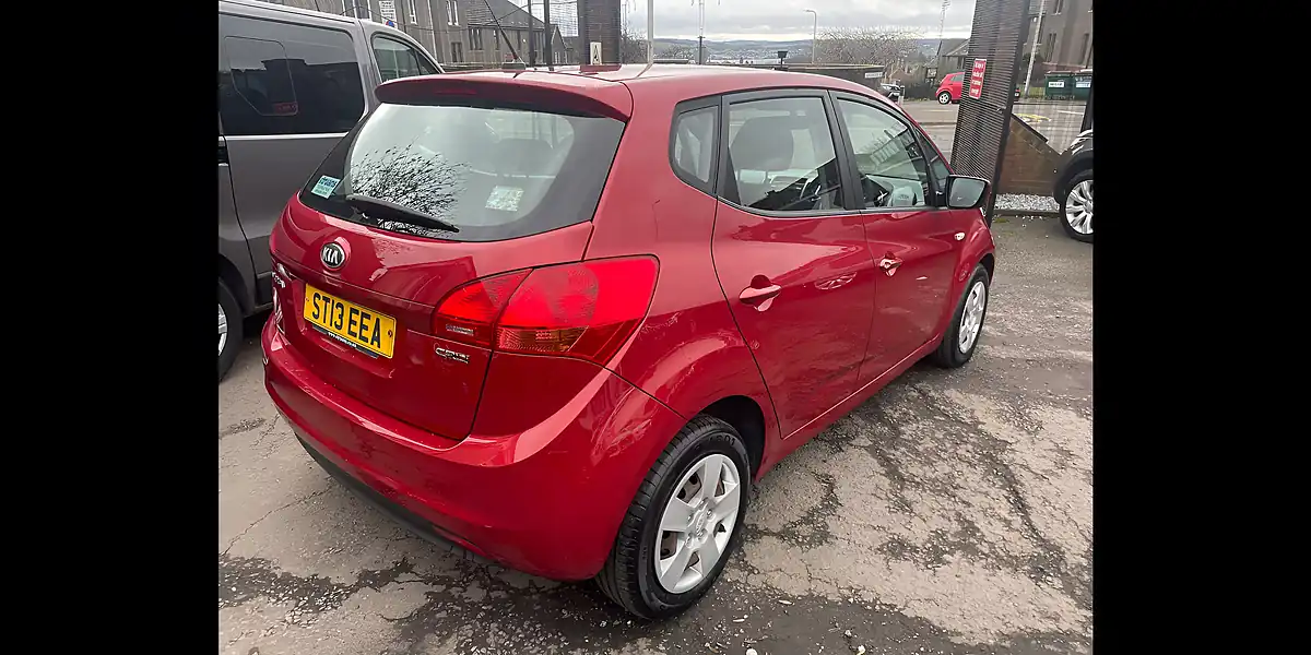 Used 2013 Kia Venga 1 Air Red - Interior and Exterior details 4
