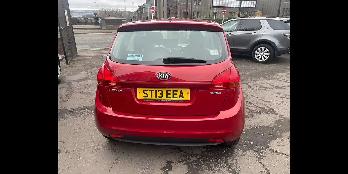 Used 2013 Kia Venga 1 Air Red - Interior and Exterior details 5