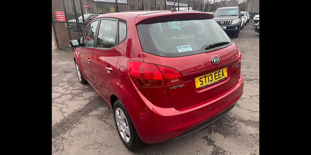 Used 2013 Kia Venga 1 Air Red - Interior and Exterior details 6