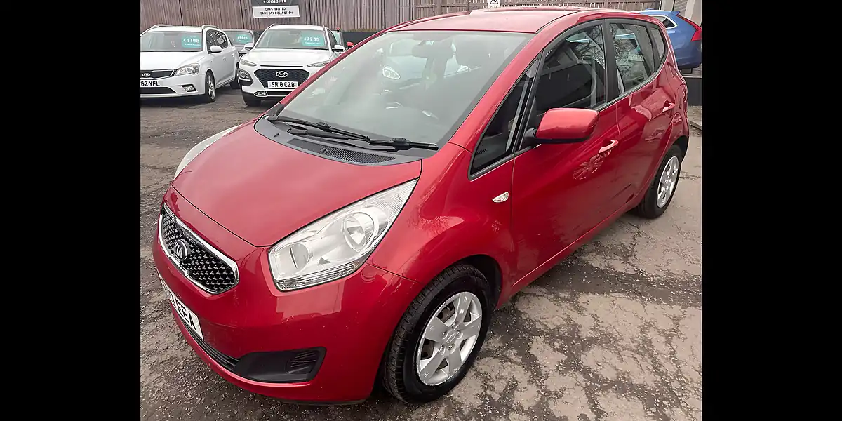 Used 2013 Kia Venga 1 Air Red - Interior and Exterior details 8
