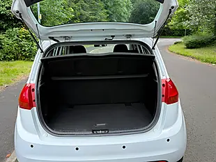 Used 2013 Kia Venga 1 White - Interior and Exterior details 10