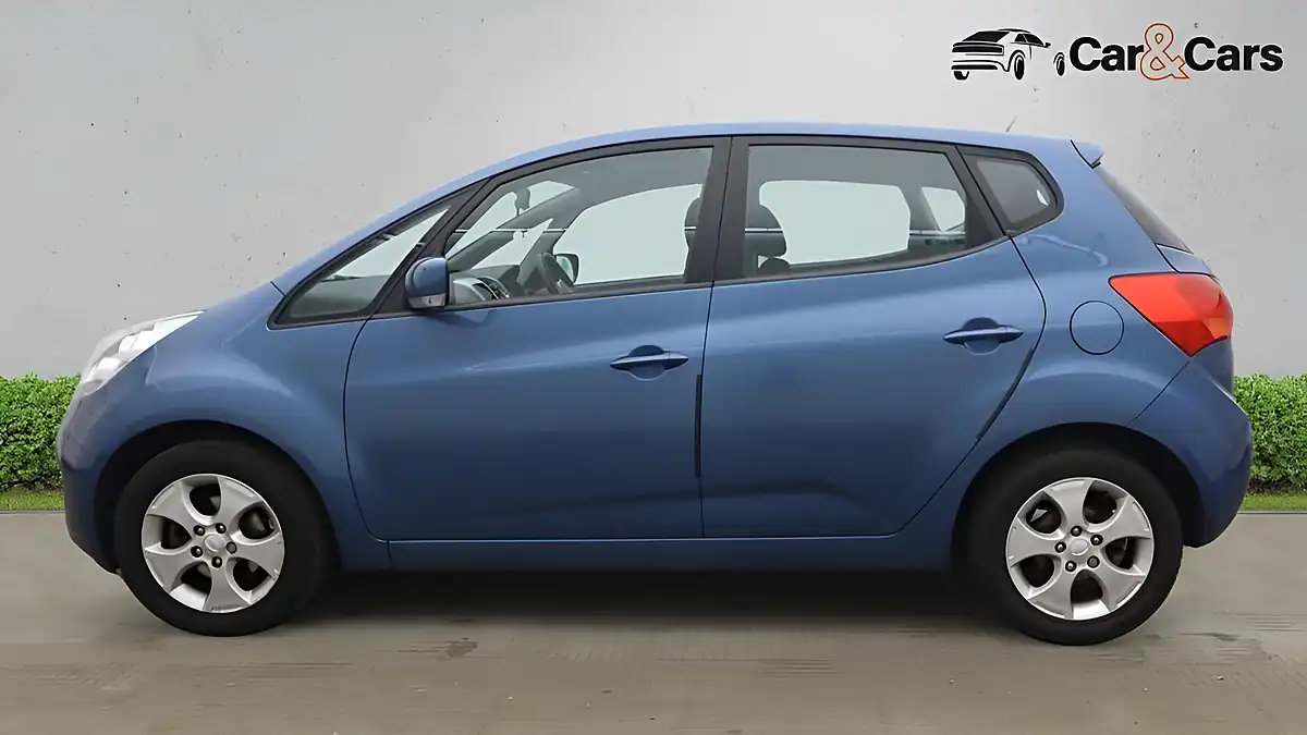 Used 2013 Kia Venga 2 Blue - Interior and Exterior details 10