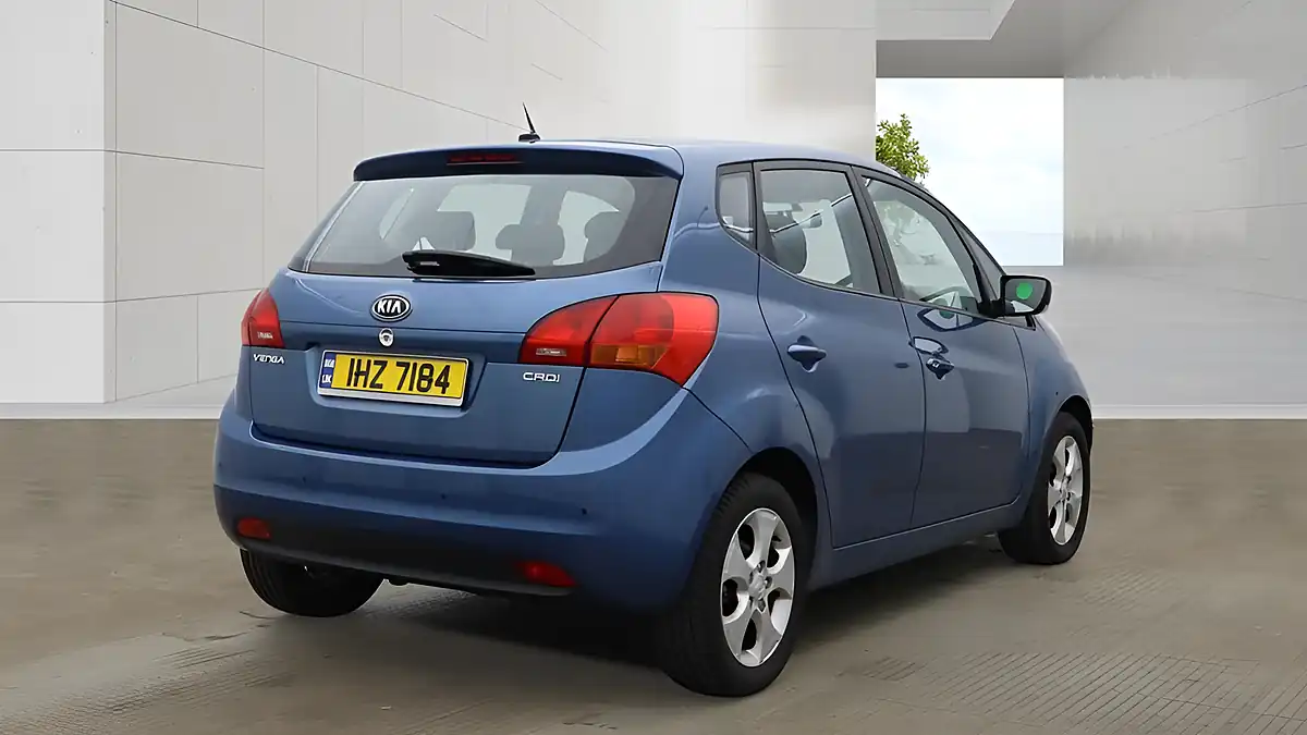 Used 2013 Kia Venga 2 Blue - Interior and Exterior details 14