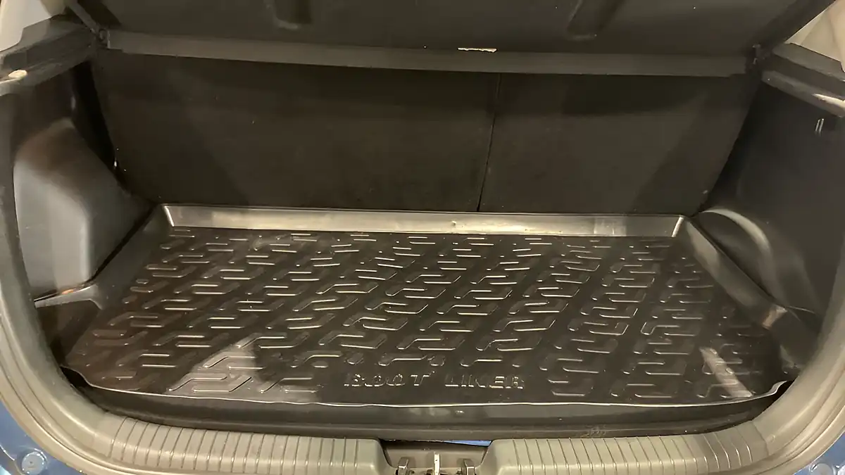 Used 2013 Kia Venga 2 Blue - Interior and Exterior details 20
