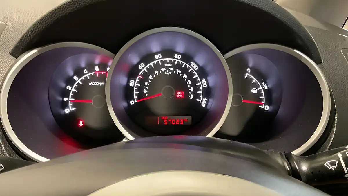 Used 2013 Kia Venga 2 Blue - Interior and Exterior details 7