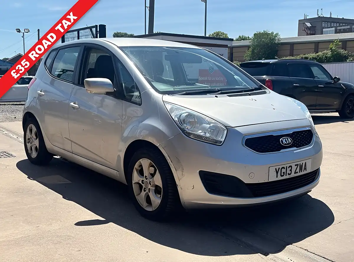Used 2013 Kia Venga 2 Silver - Front View