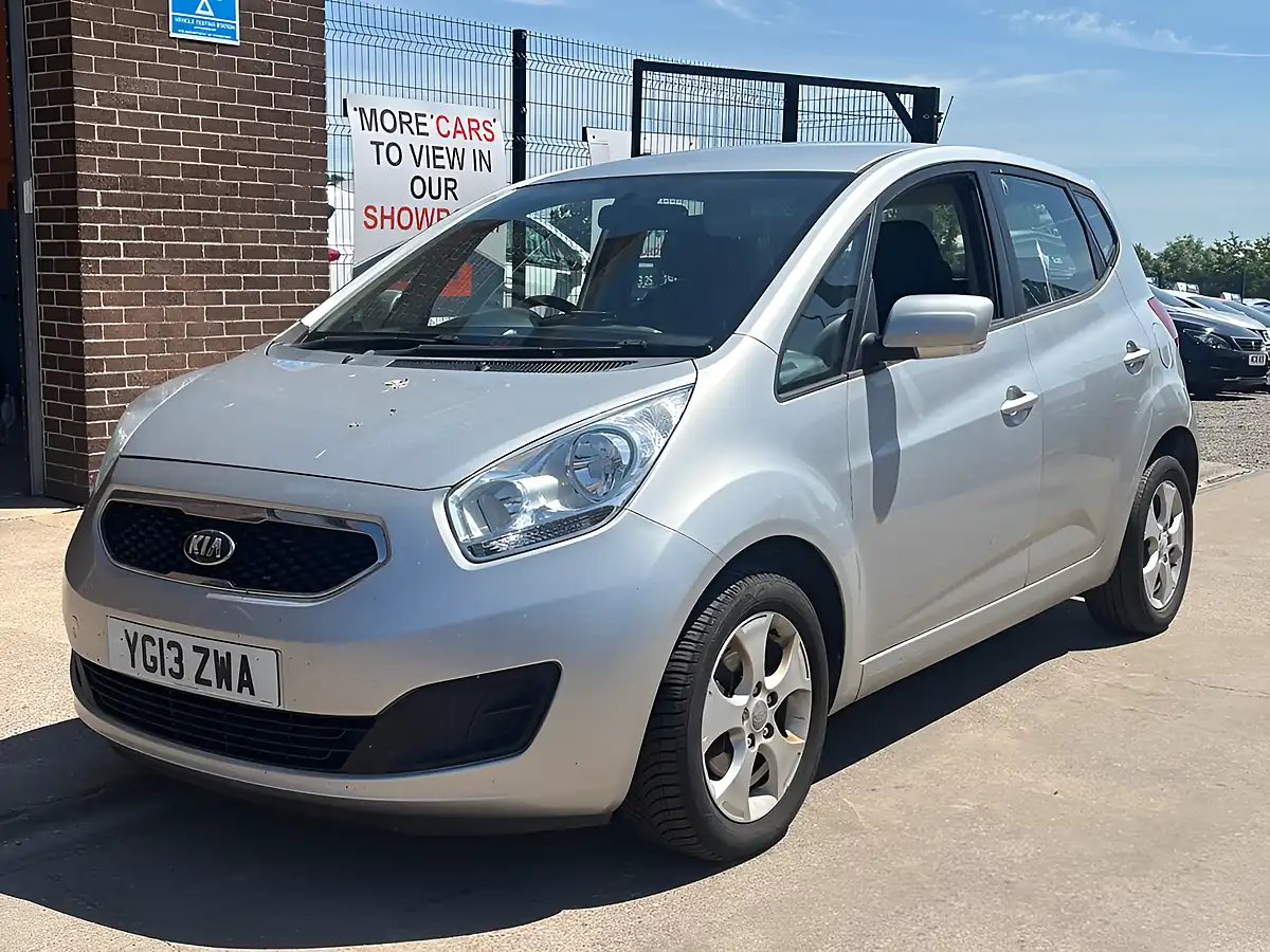 Used 2013 Kia Venga 2 Silver - Interior and Exterior details 3