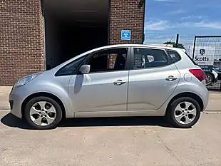 Used 2013 Kia Venga 2 Silver - Interior and Exterior details 4