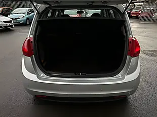 Used 2013 Kia Venga 2 Silver - Interior and Exterior details 12
