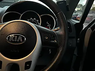 Used 2013 Kia Venga 2 Silver - Interior and Exterior details 16