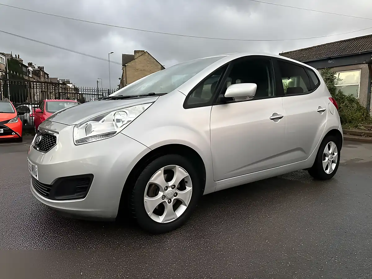 Used 2013 Kia Venga 2 Silver - Interior and Exterior details 5