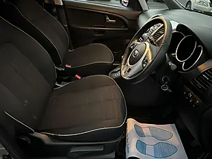 Used 2013 Kia Venga 2 Silver - Interior and Exterior details 6