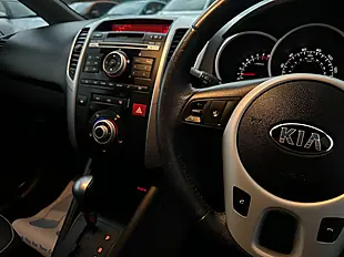 Used 2013 Kia Venga 2 Silver - Interior and Exterior details 7