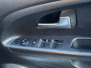 Used 2013 Kia Venga 2 White - Interior and Exterior details 15