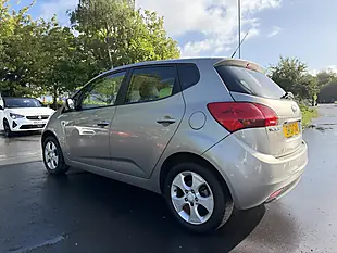 Used 2013 Kia Venga 3 Silver - Interior and Exterior details 5