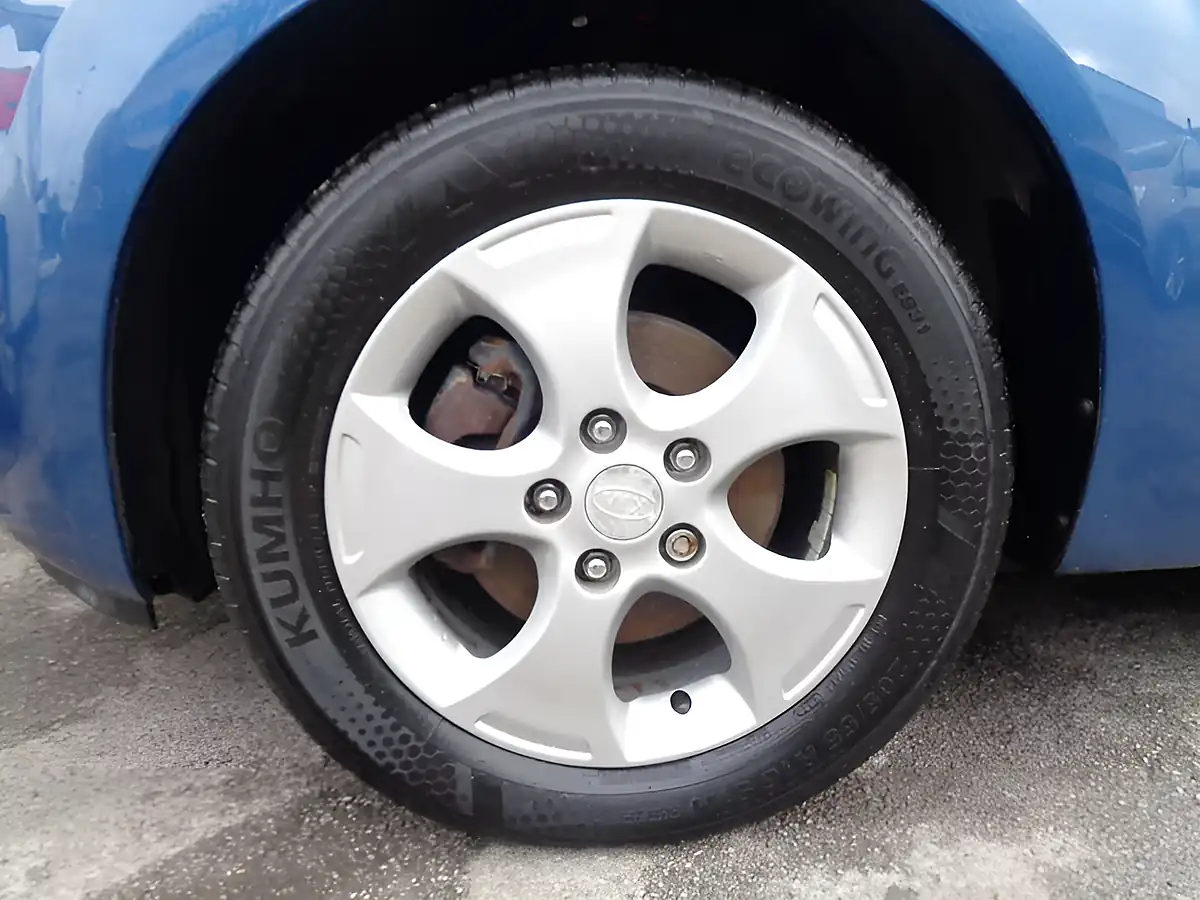 Used 2013 Kia Venga Ecodynamics 2 Blue - Interior and Exterior details 19