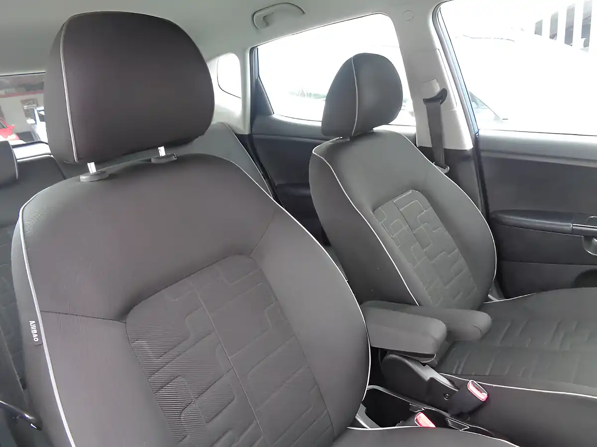 Used 2013 Kia Venga Ecodynamics 2 Blue - Interior and Exterior details 9
