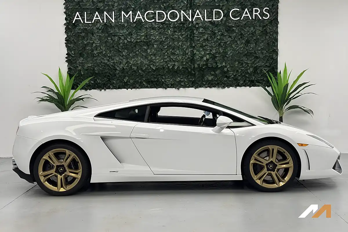 Used 2013 Lamborghini Gallardo Coupe White - Interior and Exterior details 4