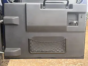 Used 2013 Land Rover Defender 110 Xs Station Wagon Loire Blue - Interior and Exterior details 15