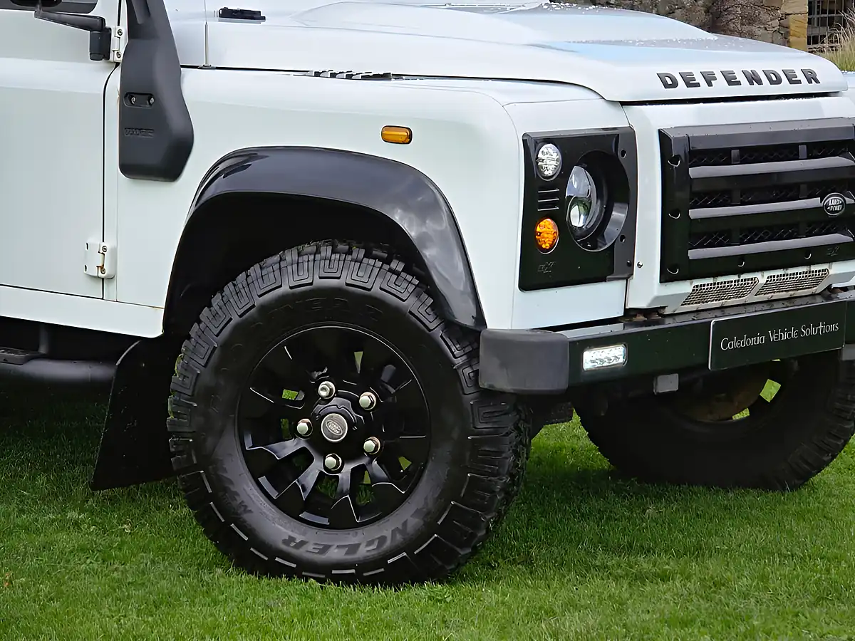 Used 2013 Land Rover Defender 90 Hard Top White - Interior and Exterior details 15