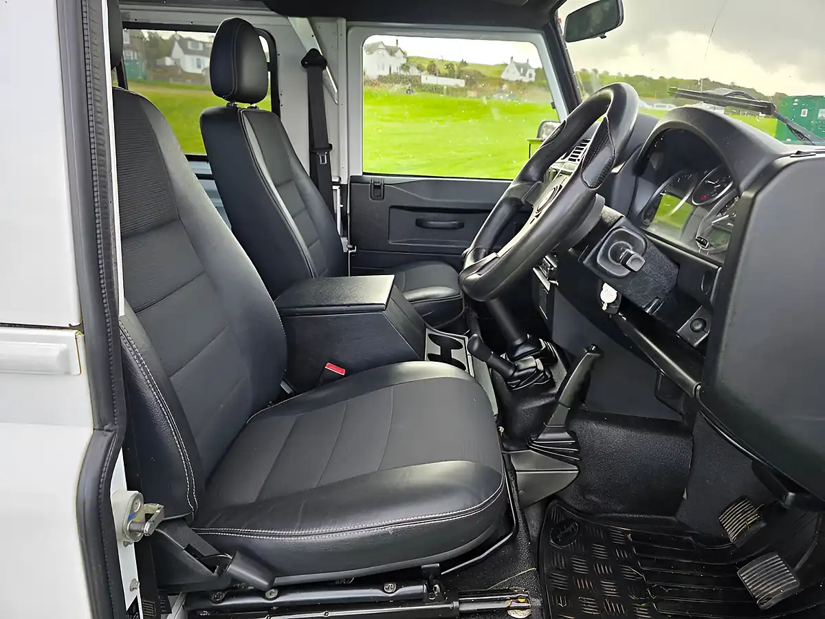 Used 2013 Land Rover Defender 90 Hard Top White - Interior and Exterior details 5