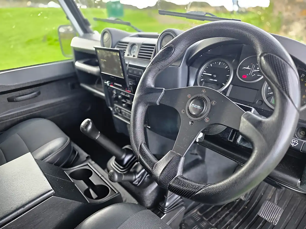Used 2013 Land Rover Defender 90 Hard Top White - Interior and Exterior details 9