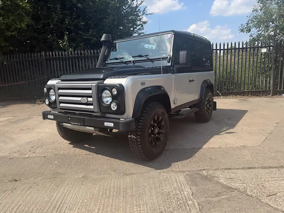 Used 2013 Land Rover Defender 90 Xs Hard Top Silver - Front View