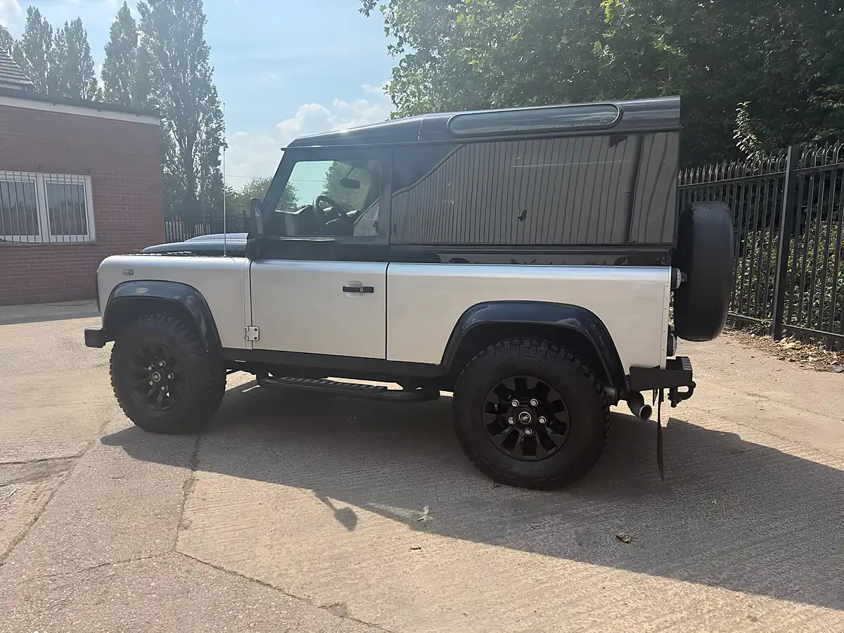 Used 2013 Land Rover Defender 90 Xs Hard Top Silver - Interior and Exterior details 6
