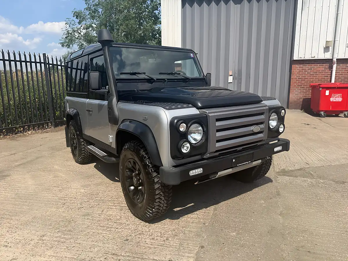 Used 2013 Land Rover Defender 90 Xs Hard Top Silver - Interior and Exterior details 8